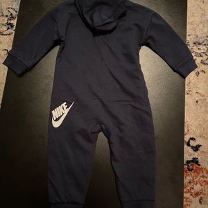 NWOT Nike hooded zip up sweat suit